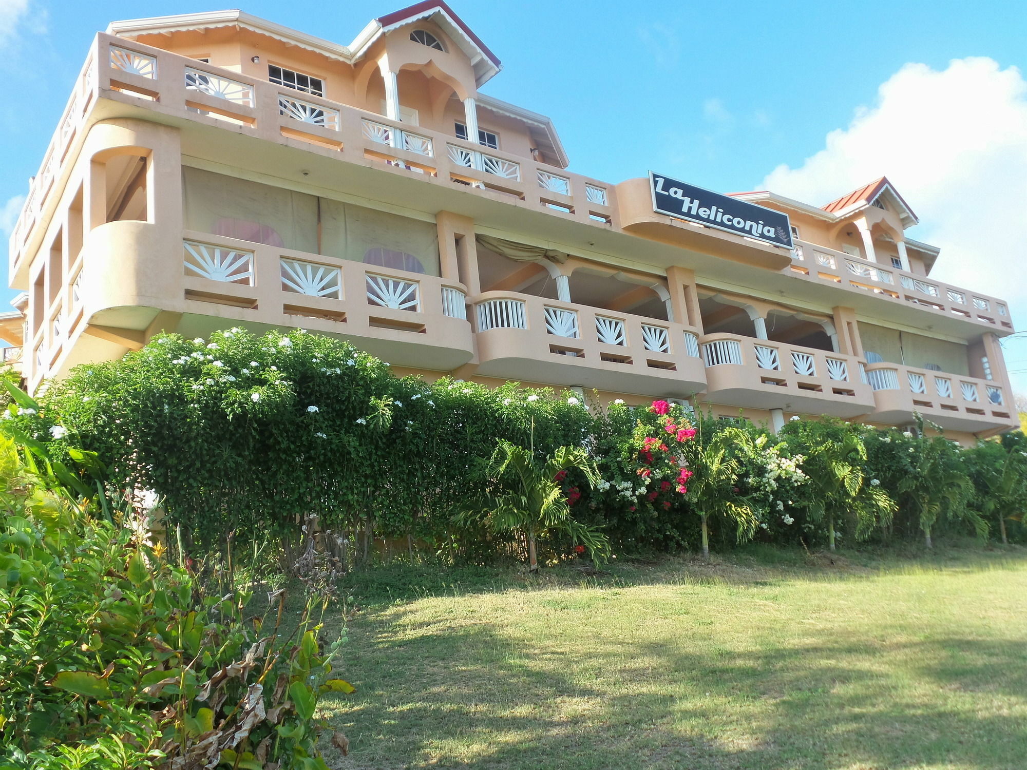 La Heliconia & Day Spa St. George's Экстерьер фото